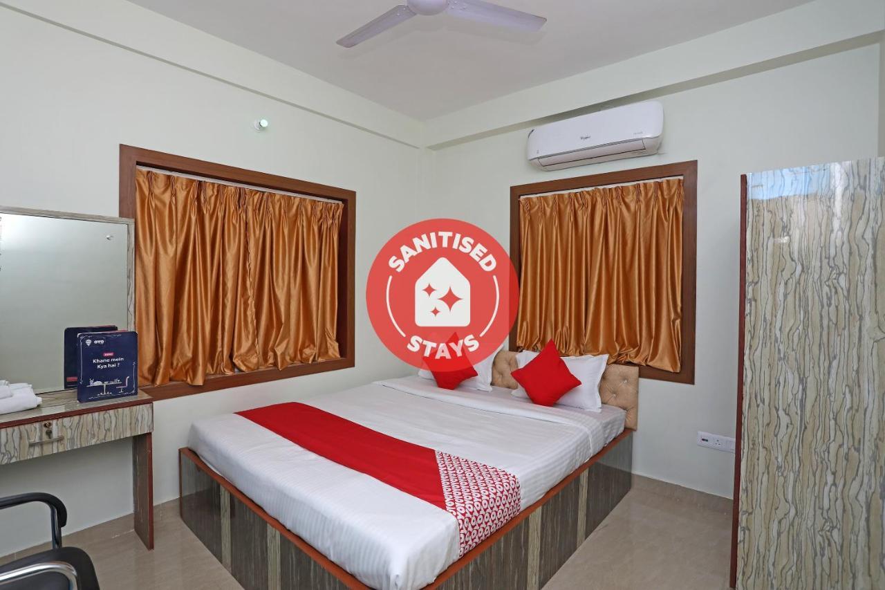 Oyo 17187 Urban Casa Hotel Колката Екстериор снимка