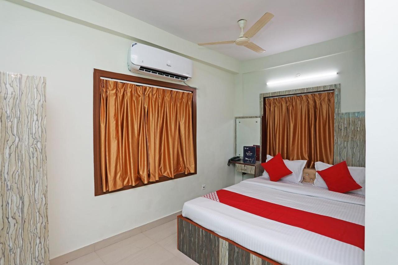 Oyo 17187 Urban Casa Hotel Колката Екстериор снимка