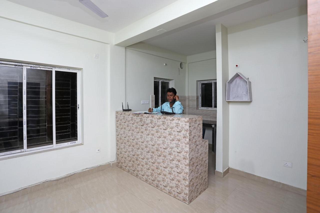 Oyo 17187 Urban Casa Hotel Колката Екстериор снимка