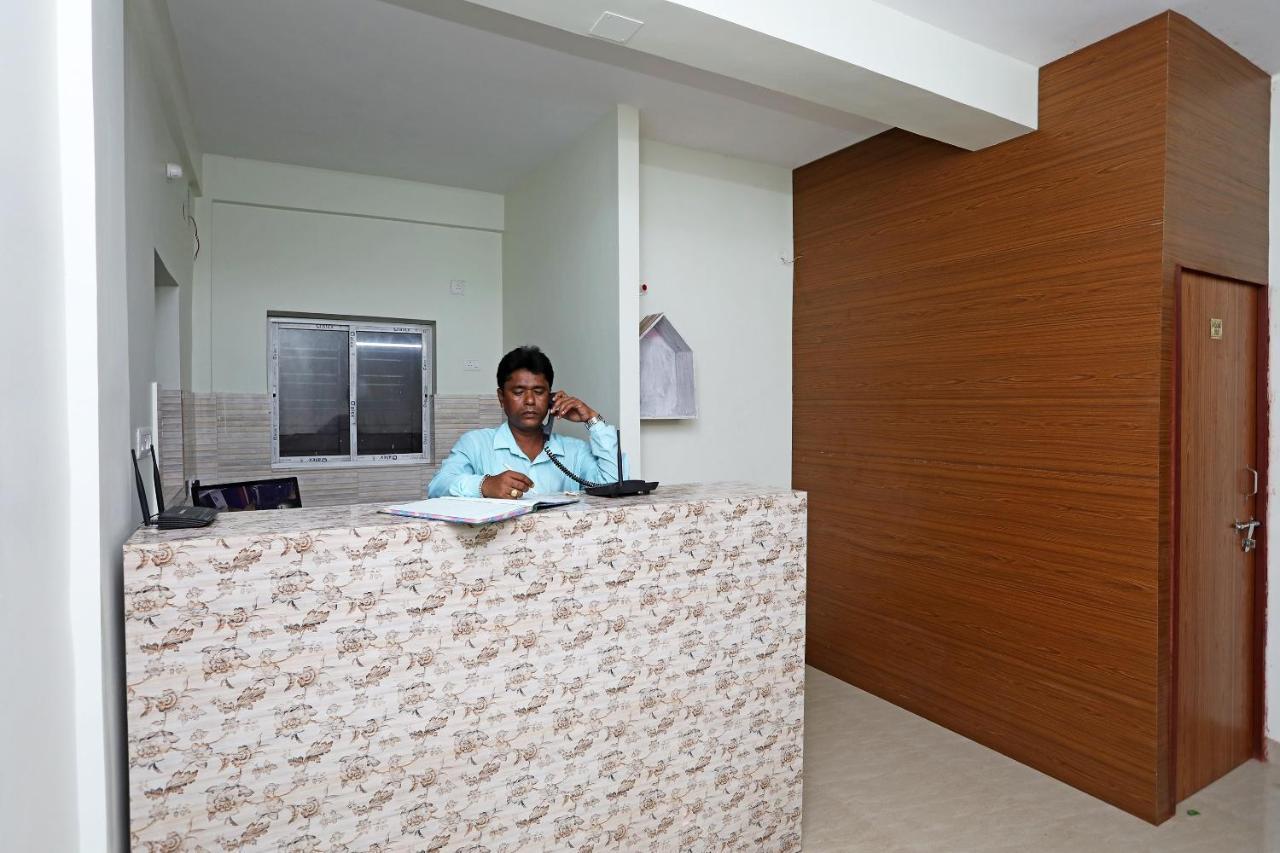 Oyo 17187 Urban Casa Hotel Колката Екстериор снимка